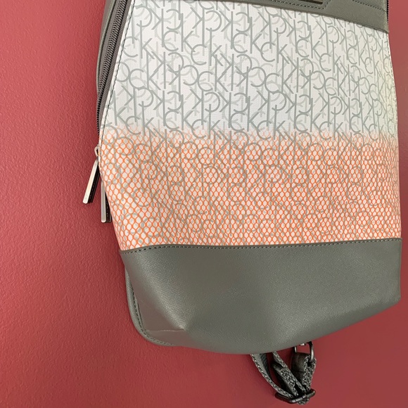 Calvin Klein Shoulder Bag - Picture 3 of 7